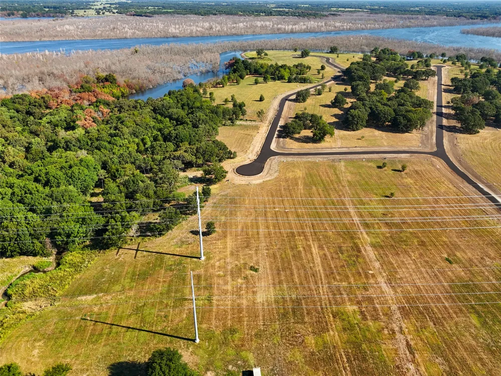 200 Shoreline Drive Dodd City, TX 75438