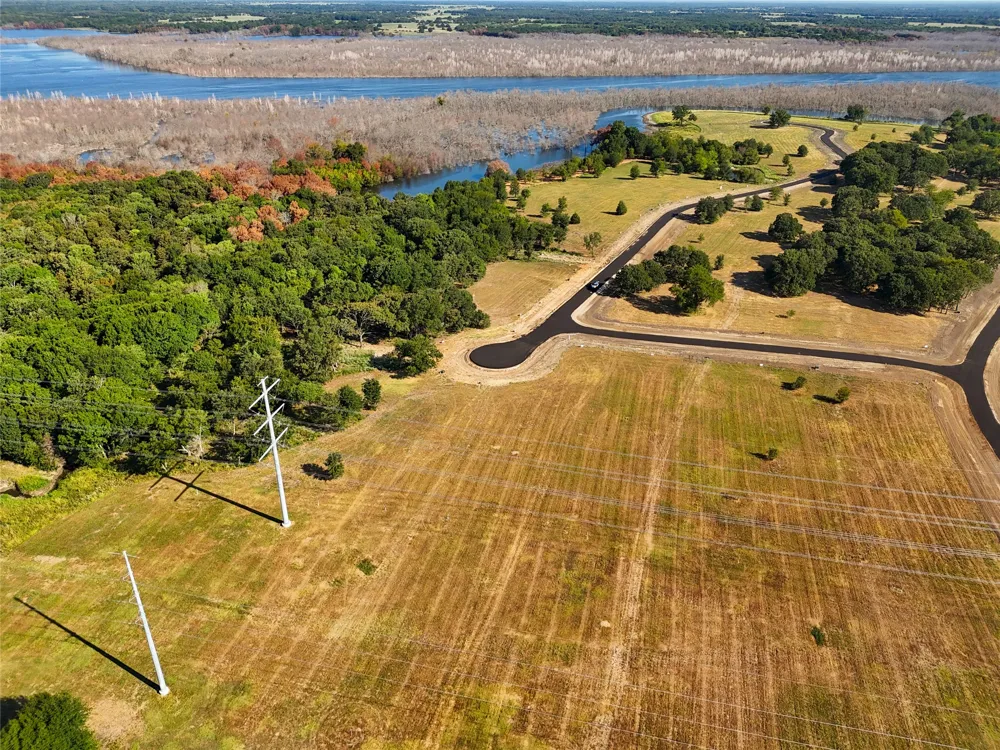 200 Shoreline Drive Dodd City, TX 75438