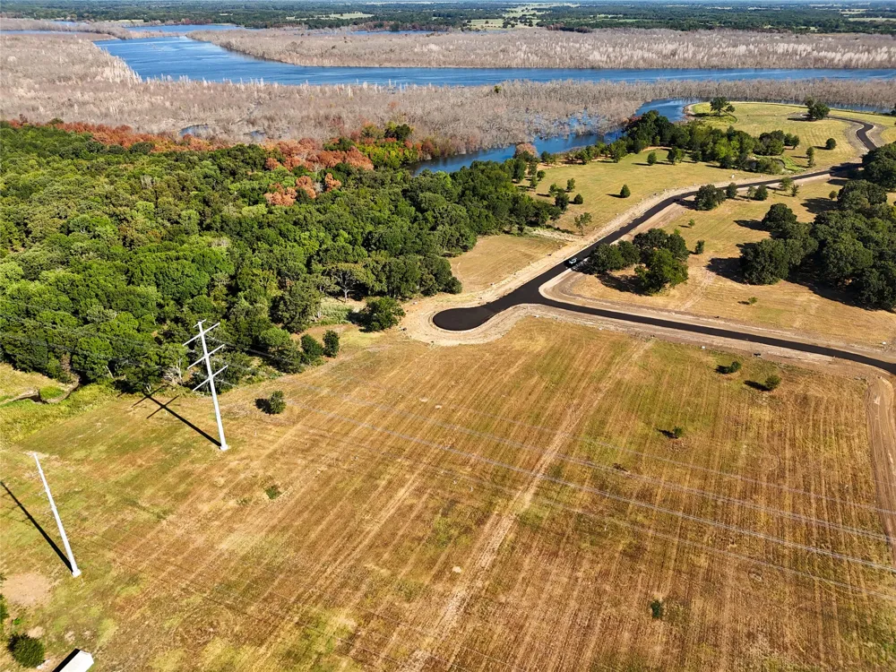 200 Shoreline Drive Dodd City, TX 75438