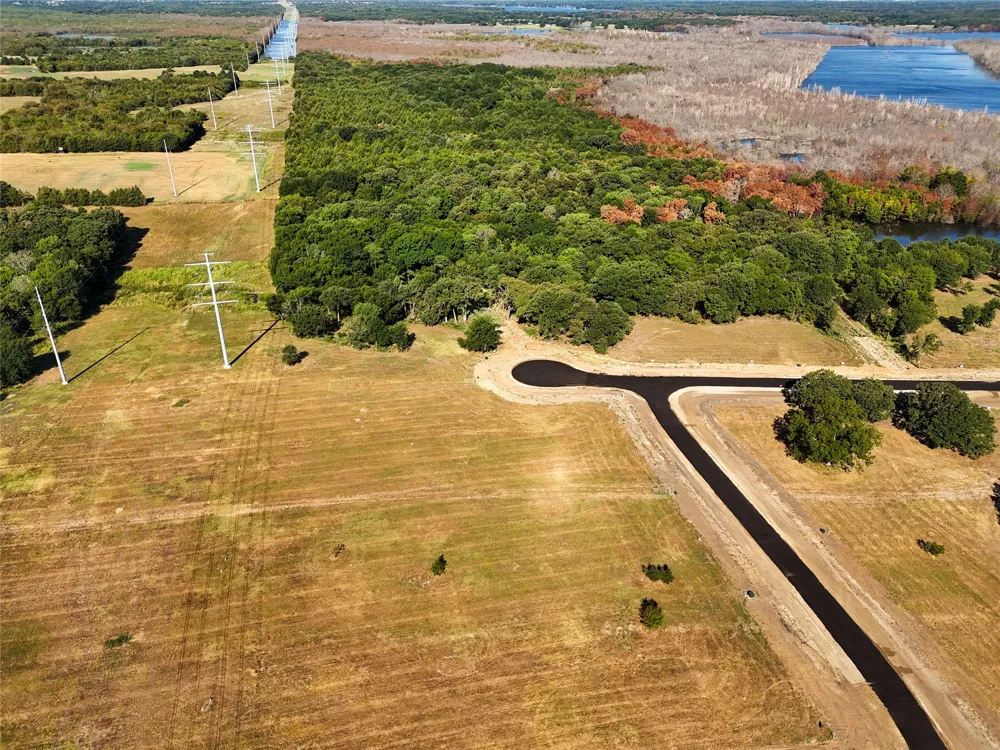 200 Shoreline Drive Dodd City, TX 75438