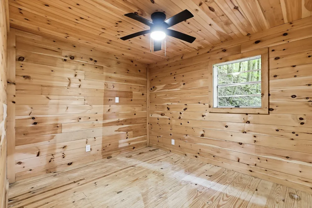 225 Coys Cove Ln Gainesboro, TN 38562