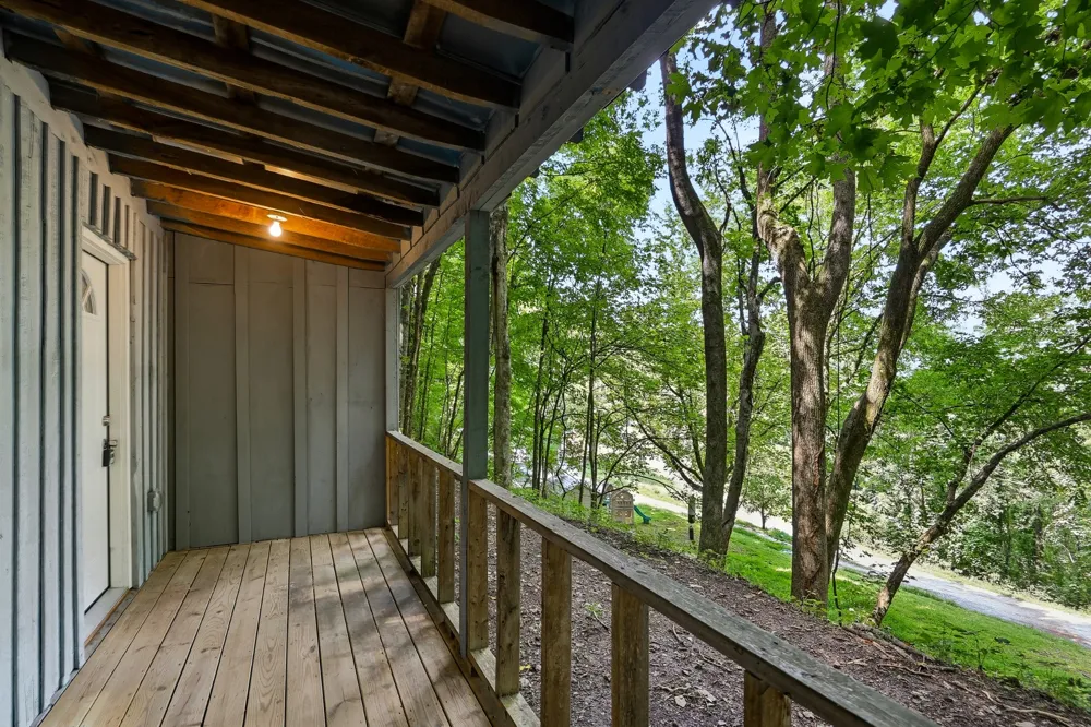 225 Coys Cove Ln Gainesboro, TN 38562