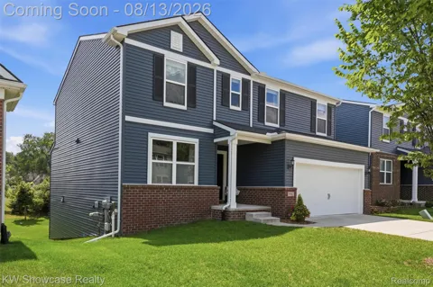 1592 Beachwood Drive