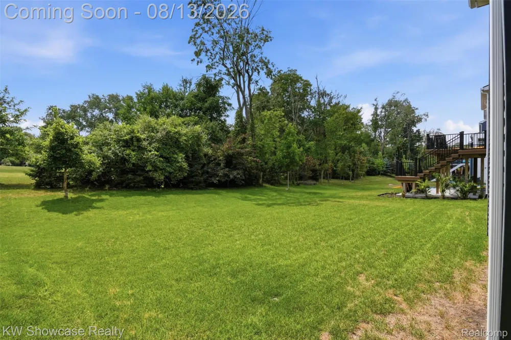 1592 Beachwood Drive Walled Lake City, MI 48390