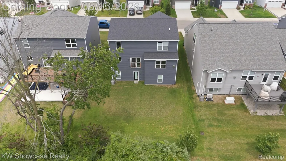 1592 Beachwood Drive Walled Lake City, MI 48390