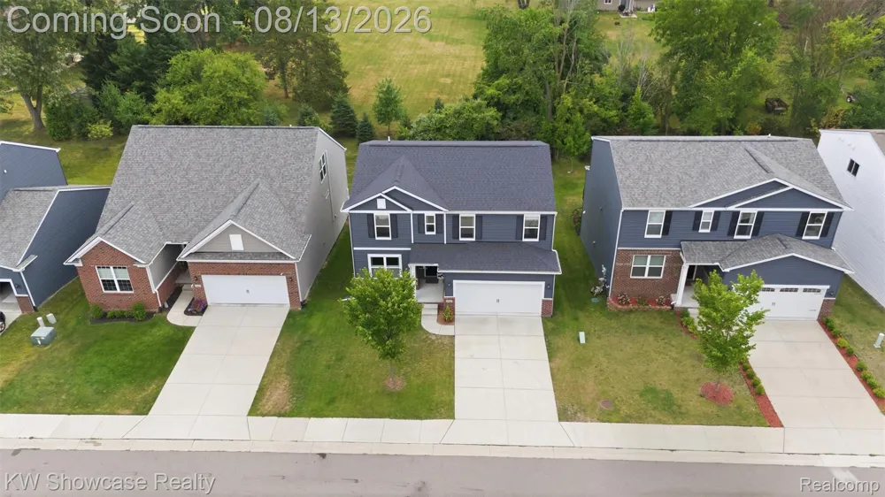 1592 Beachwood Drive Walled Lake City, MI 48390