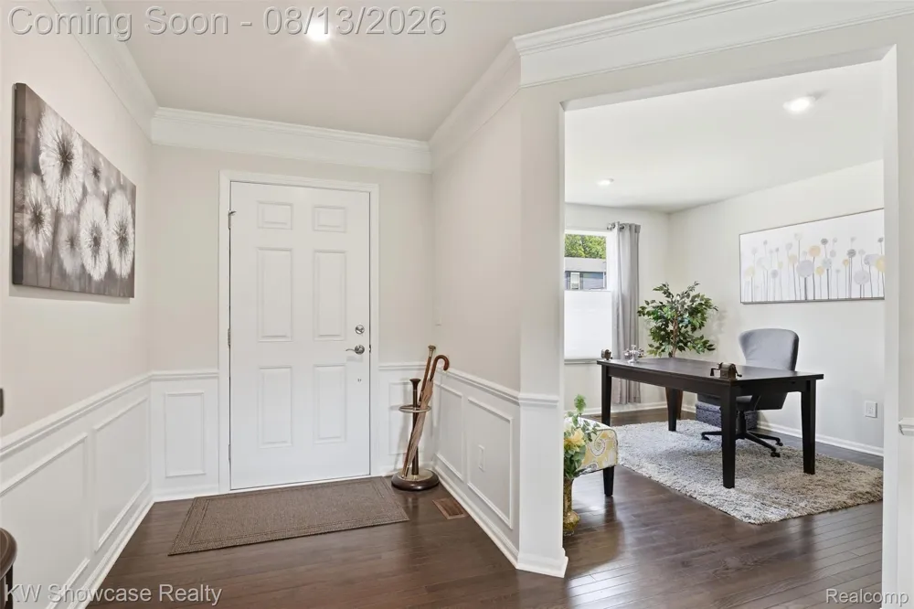 1592 Beachwood Drive Walled Lake City, MI 48390