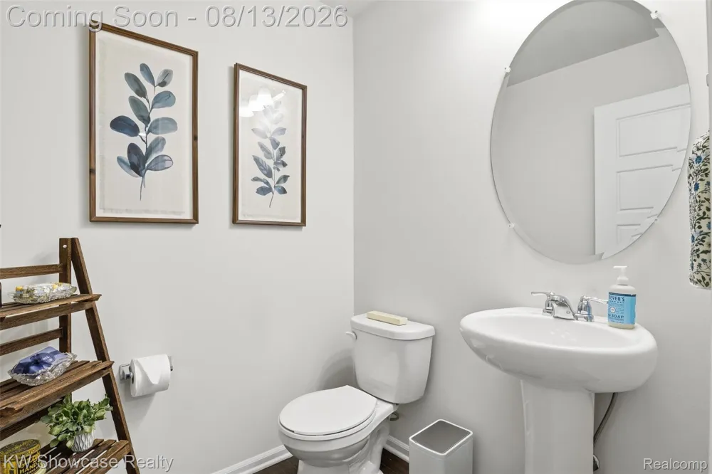1592 Beachwood Drive Walled Lake City, MI 48390