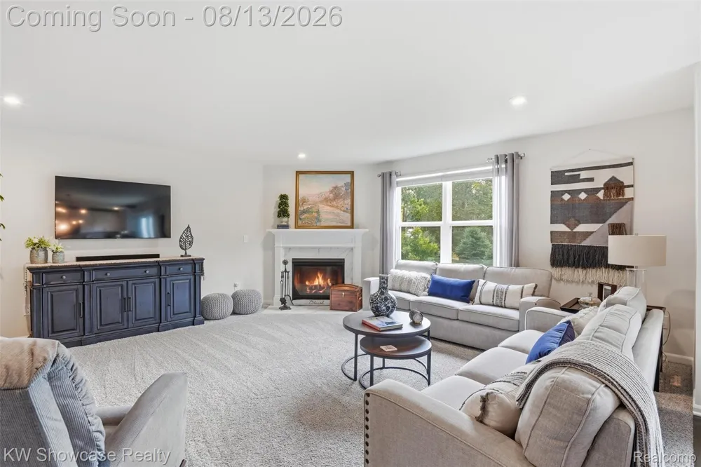 1592 Beachwood Drive Walled Lake City, MI 48390