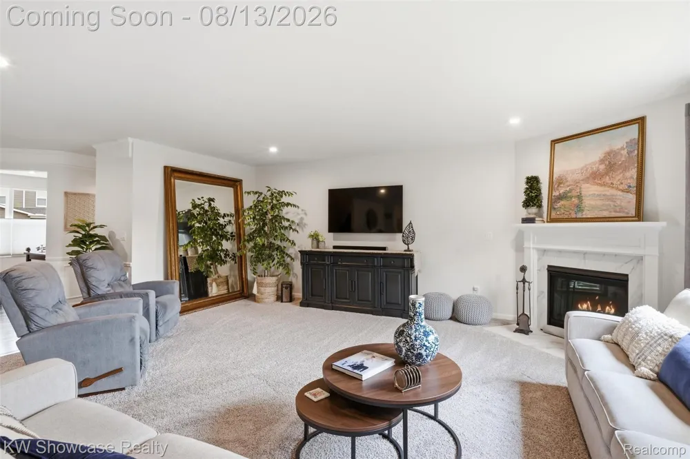 1592 Beachwood Drive Walled Lake City, MI 48390
