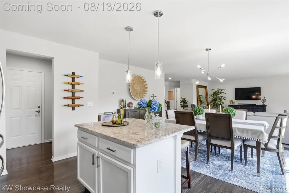 1592 Beachwood Drive Walled Lake City, MI 48390