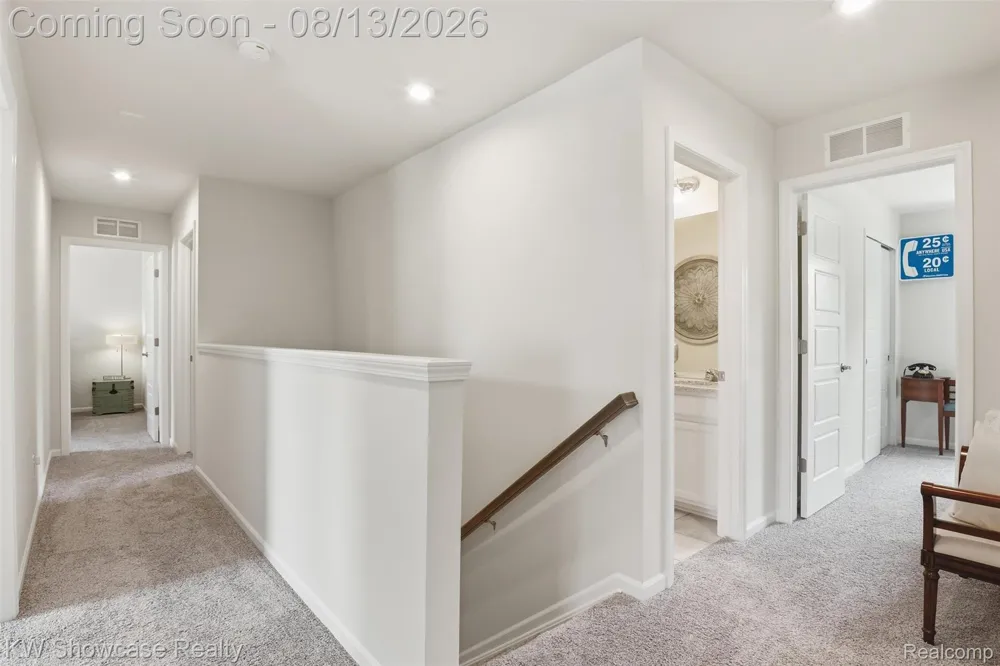 1592 Beachwood Drive Walled Lake City, MI 48390