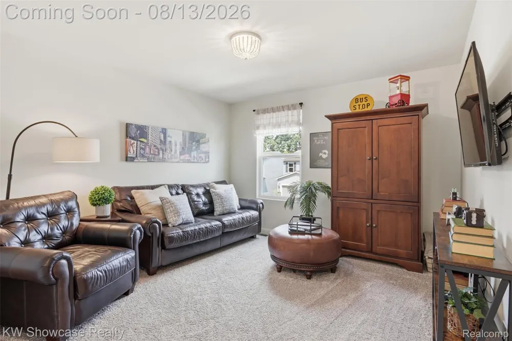 1592 Beachwood Drive Walled Lake City, MI 48390