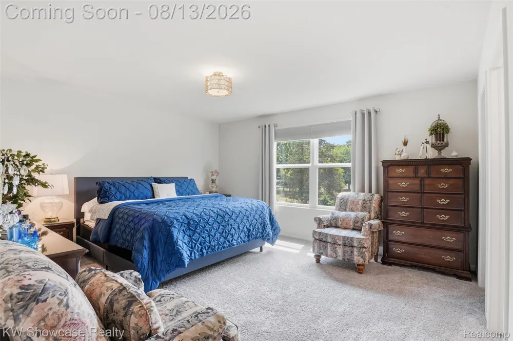 1592 Beachwood Drive Walled Lake City, MI 48390