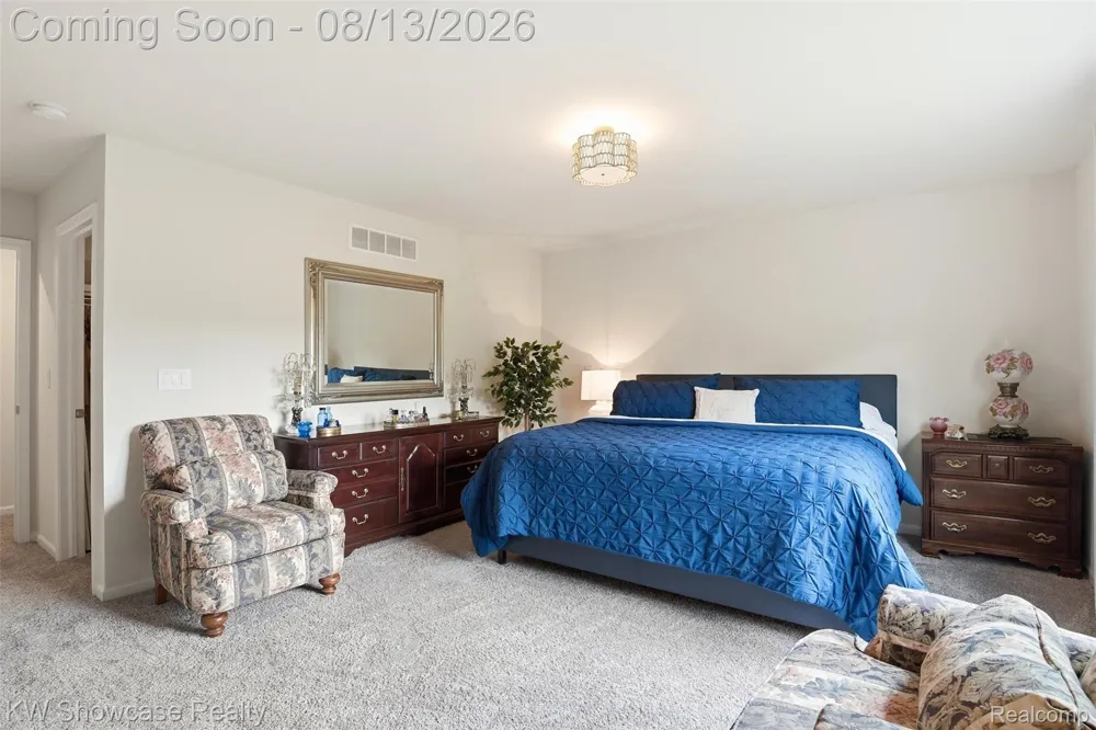 1592 Beachwood Drive Walled Lake City, MI 48390