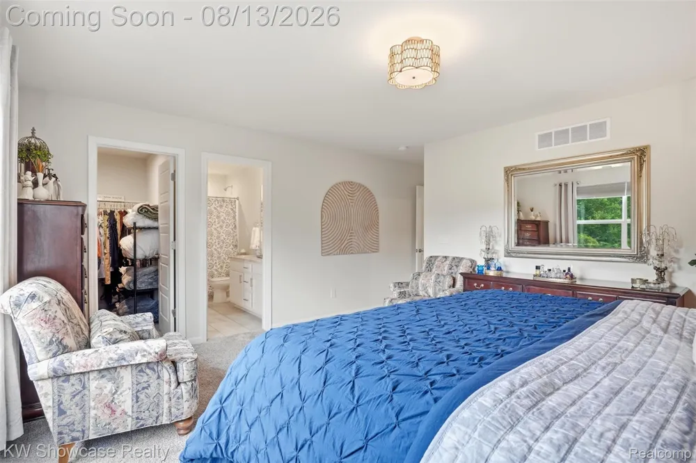 1592 Beachwood Drive Walled Lake City, MI 48390