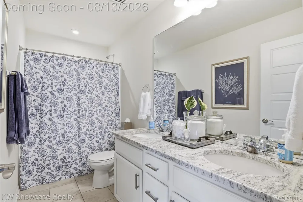 1592 Beachwood Drive Walled Lake City, MI 48390