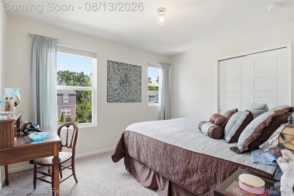 1592 Beachwood Drive Walled Lake City, MI 48390