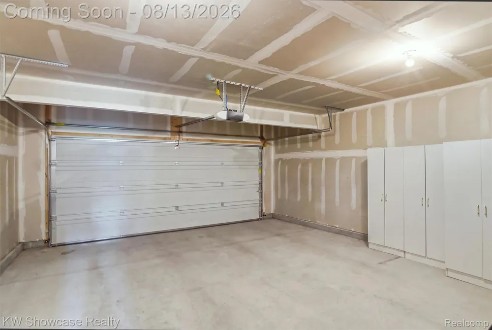1592 Beachwood Drive Walled Lake City, MI 48390