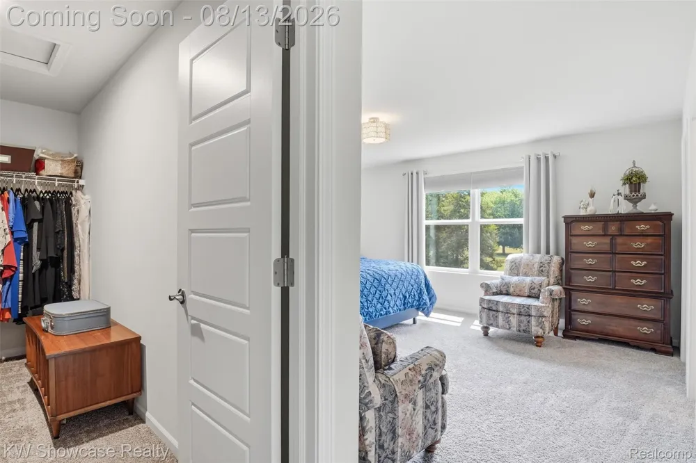 1592 Beachwood Drive Walled Lake City, MI 48390