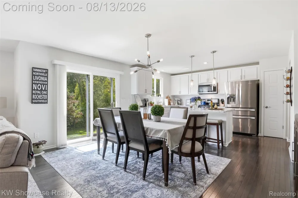 1592 Beachwood Drive Walled Lake City, MI 48390