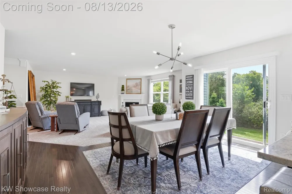 1592 Beachwood Drive Walled Lake City, MI 48390