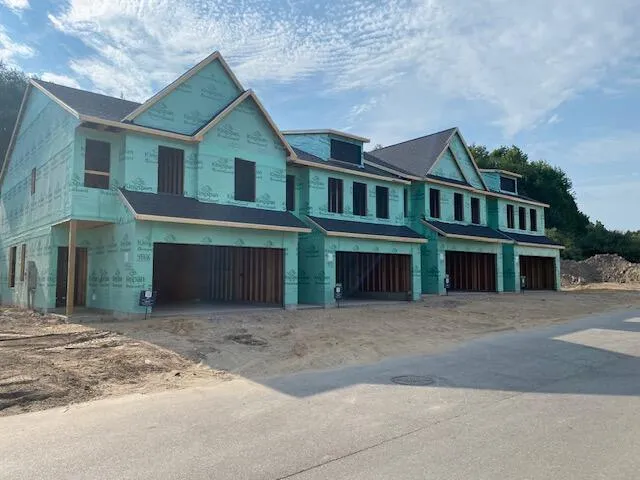 4890 Hidden River Avenue SW #61 Wyoming City, MI 49418