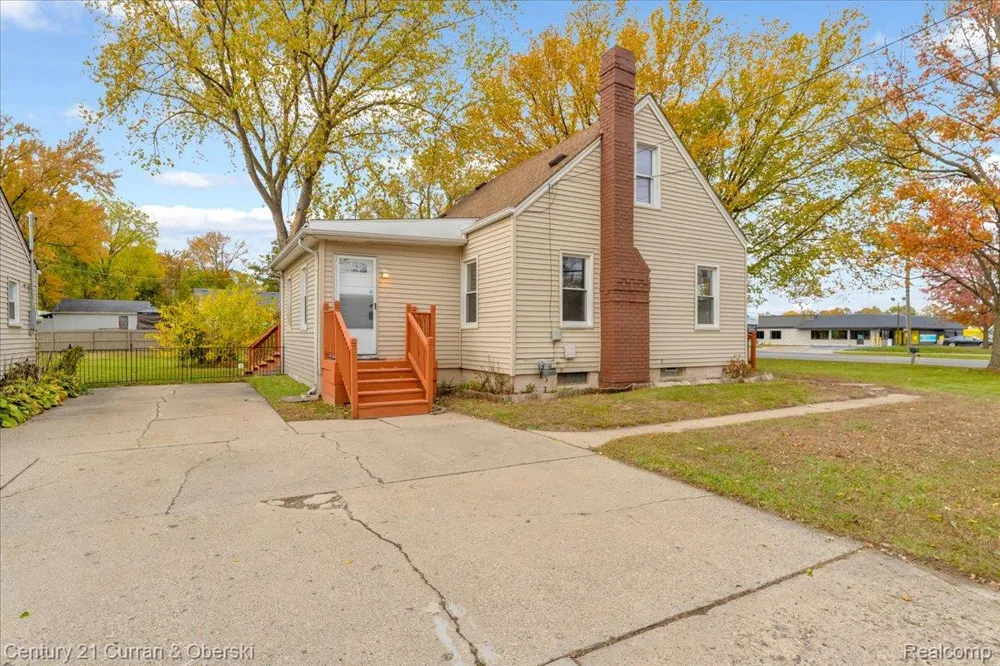 5580 S Merriman Road Wayne City, MI 48184