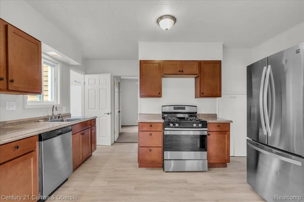 5580 S Merriman Road Wayne City, MI 48184