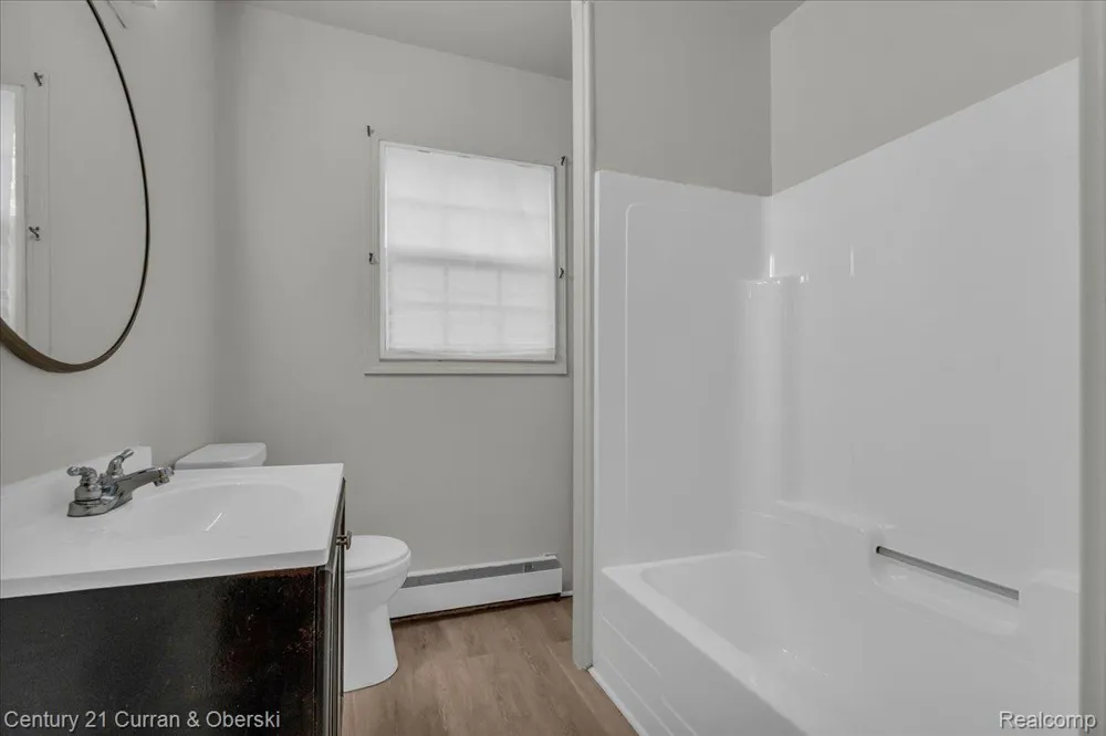 5580 S Merriman Road Wayne City, MI 48184