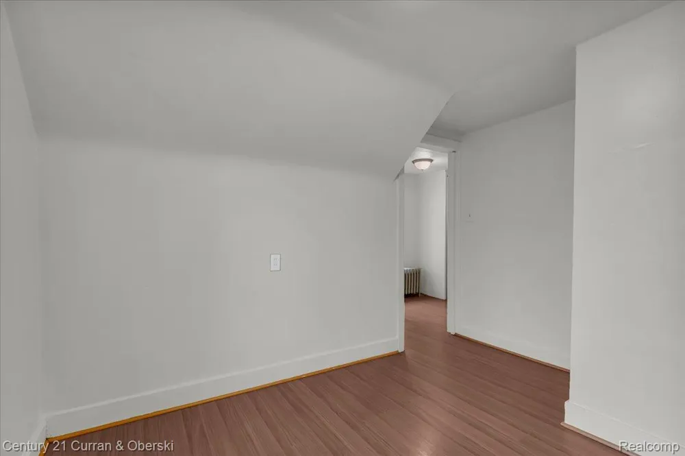 5580 S Merriman Road Wayne City, MI 48184
