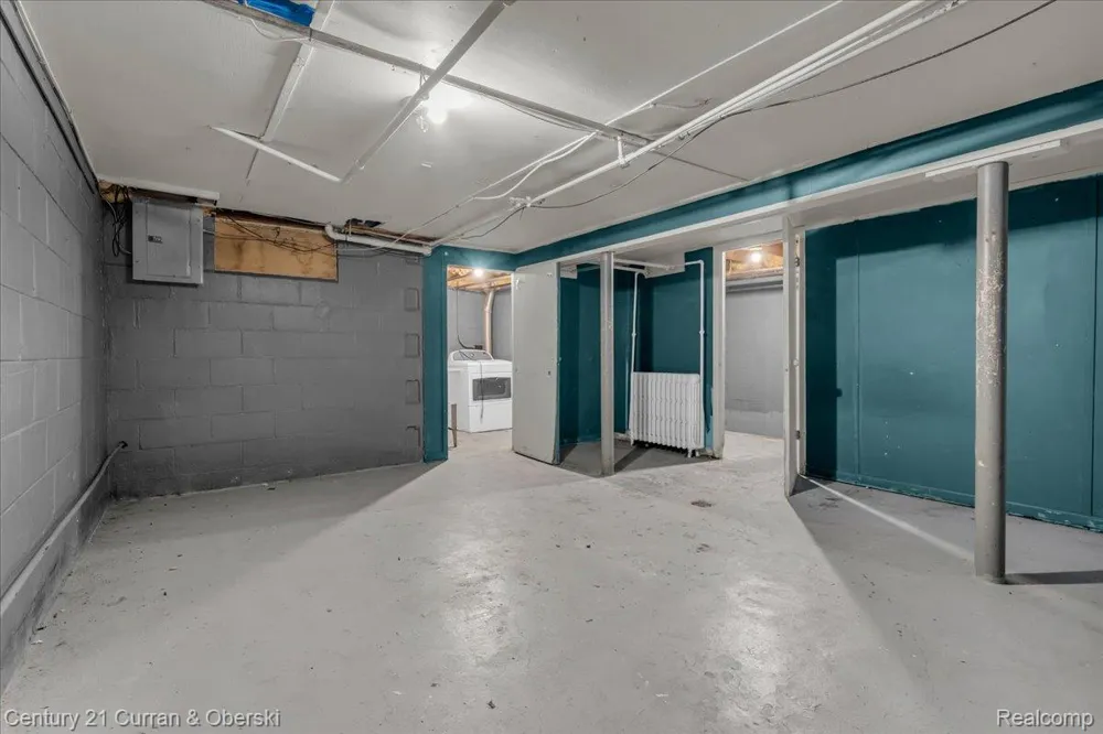 5580 S Merriman Road Wayne City, MI 48184