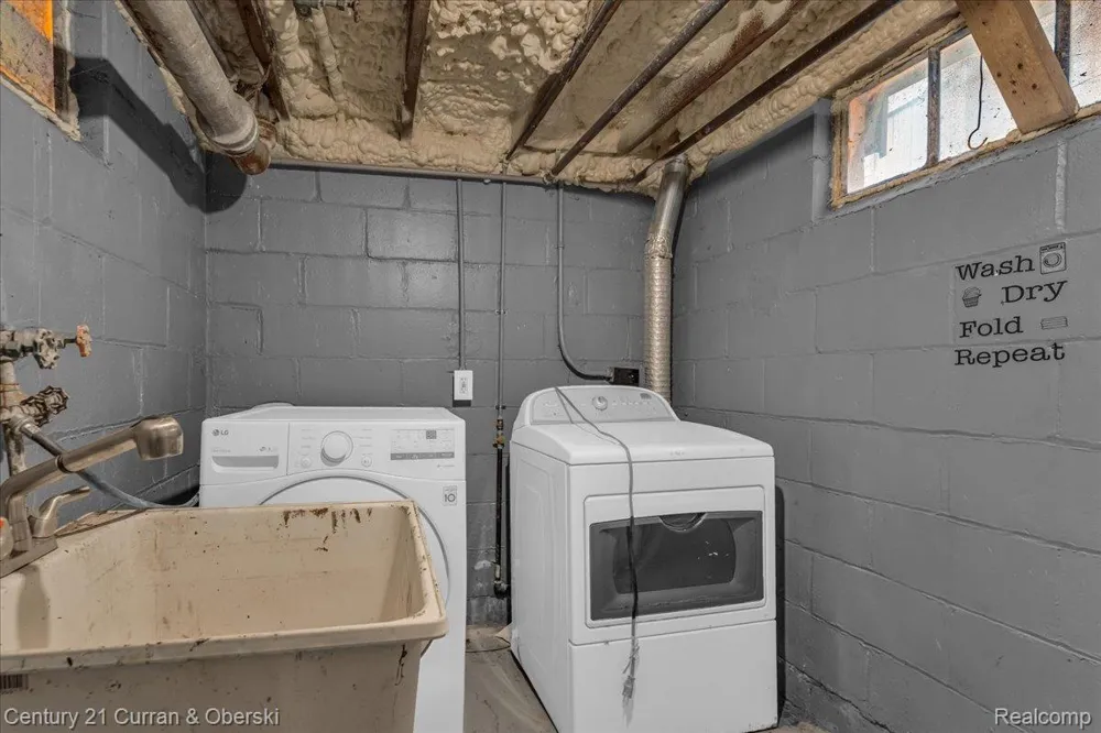 5580 S Merriman Road Wayne City, MI 48184