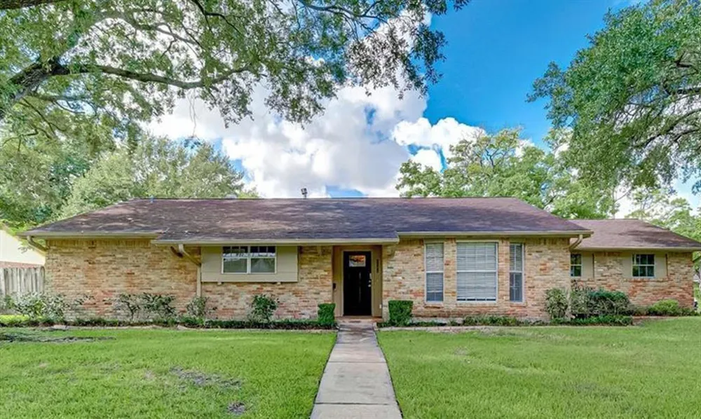 5811 Ludington Drive Houston, TX 77035