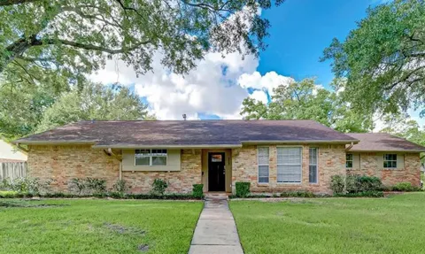 5811 Ludington Drive