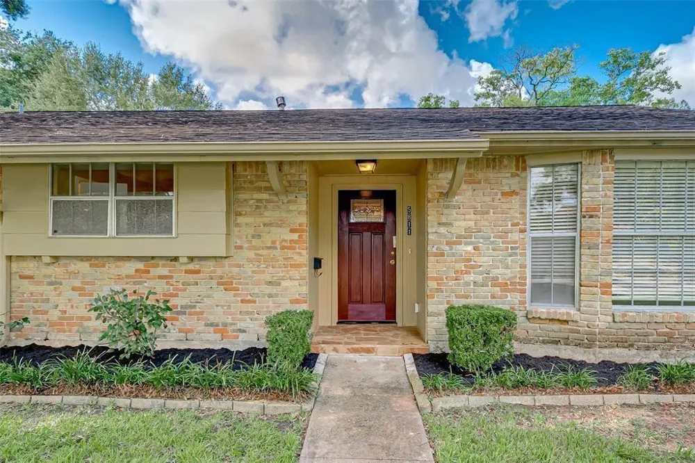 5811 Ludington Drive Houston, TX 77035
