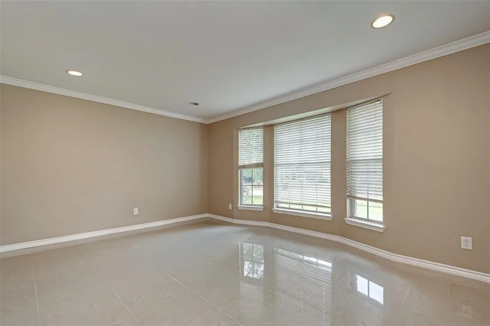 5811 Ludington Drive Houston, TX 77035