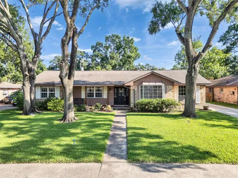 426 Shadow Creek Drive