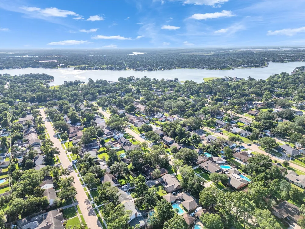 426 Shadow Creek Drive El Lago, TX 77586