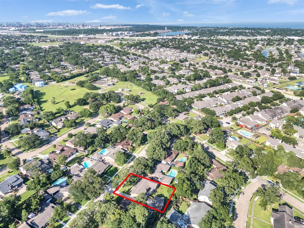 426 Shadow Creek Drive El Lago, TX 77586