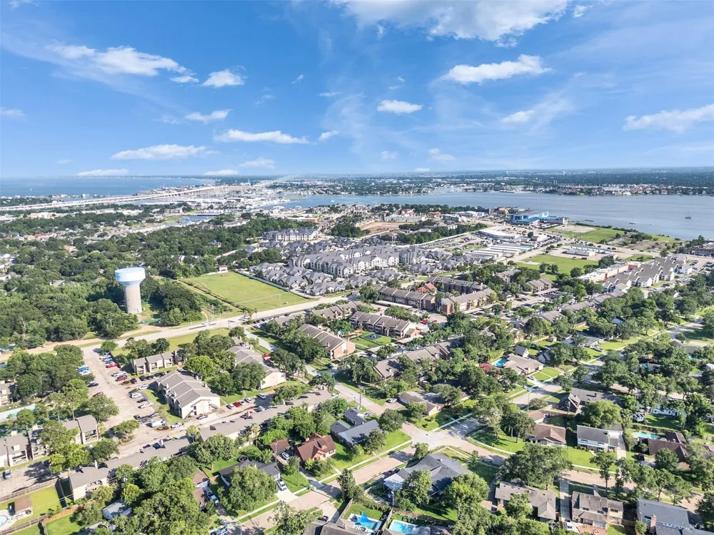 426 Shadow Creek Drive El Lago, TX 77586