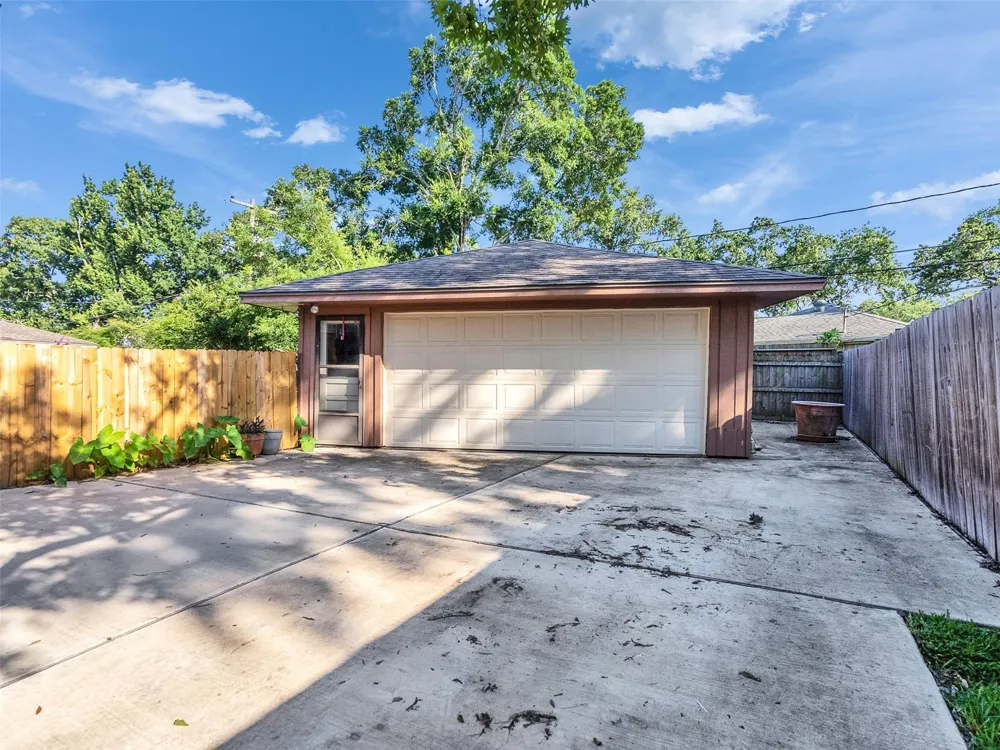 426 Shadow Creek Drive El Lago, TX 77586