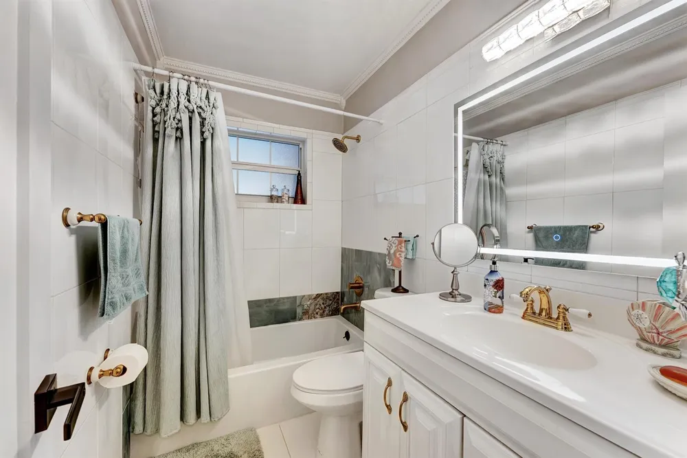 661 Eagle Circle Delray Beach, FL 33444