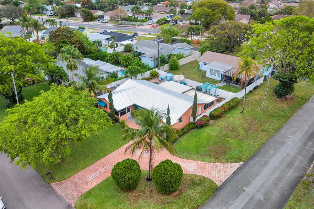 661 Eagle Circle Delray Beach, FL 33444