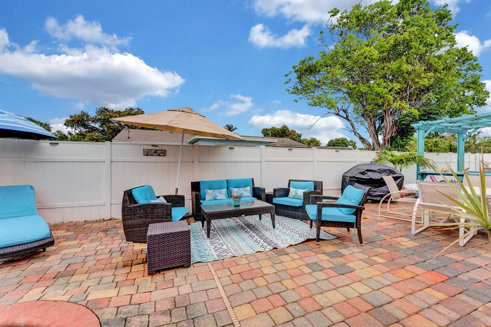 661 Eagle Circle Delray Beach, FL 33444