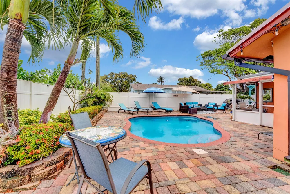 661 Eagle Circle Delray Beach, FL 33444
