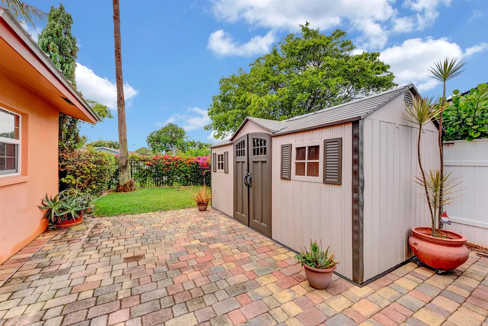661 Eagle Circle Delray Beach, FL 33444