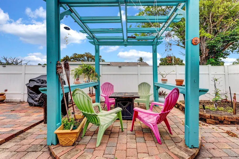 661 Eagle Circle Delray Beach, FL 33444
