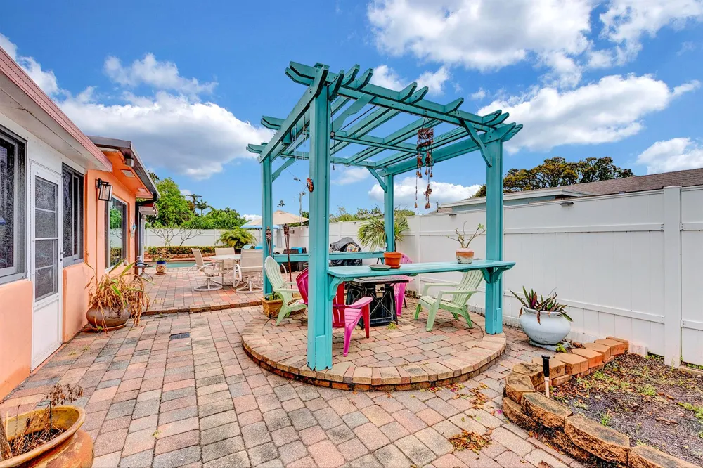 661 Eagle Circle Delray Beach, FL 33444