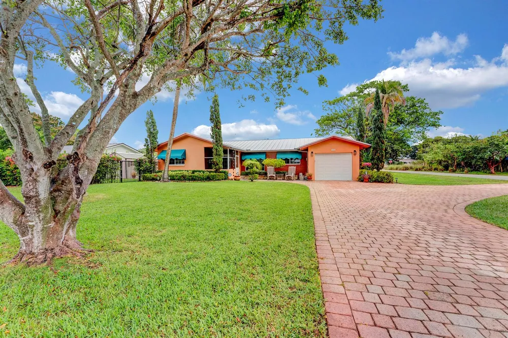 661 Eagle Circle Delray Beach, FL 33444